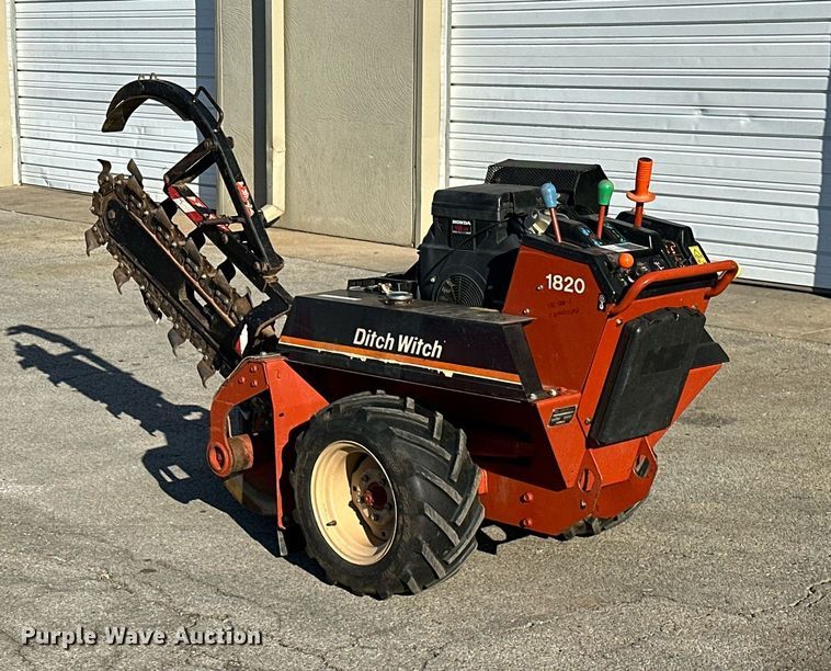 image for item NQ9323 2006 Ditch Witch 1820  trencher