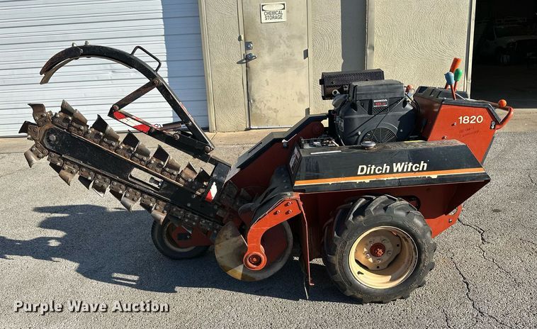 image for item NQ9323 2006 Ditch Witch 1820  trencher