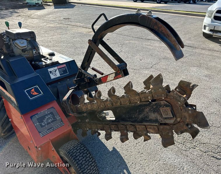 image for item NQ9323 2006 Ditch Witch 1820  trencher