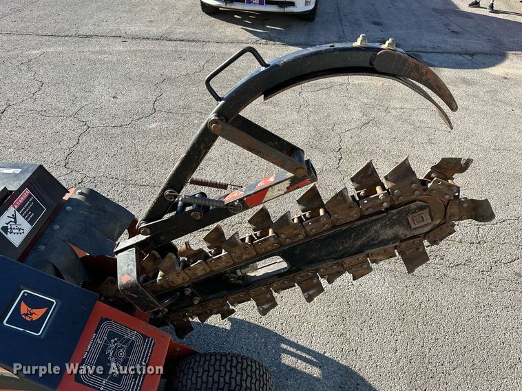 image for item NQ9323 2006 Ditch Witch 1820  trencher