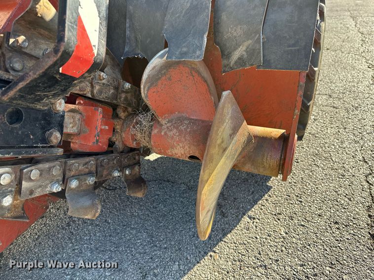 image for item NQ9323 2006 Ditch Witch 1820  trencher