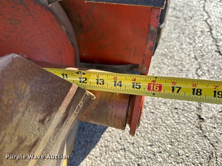 image for item NQ9323 2006 Ditch Witch 1820  trencher