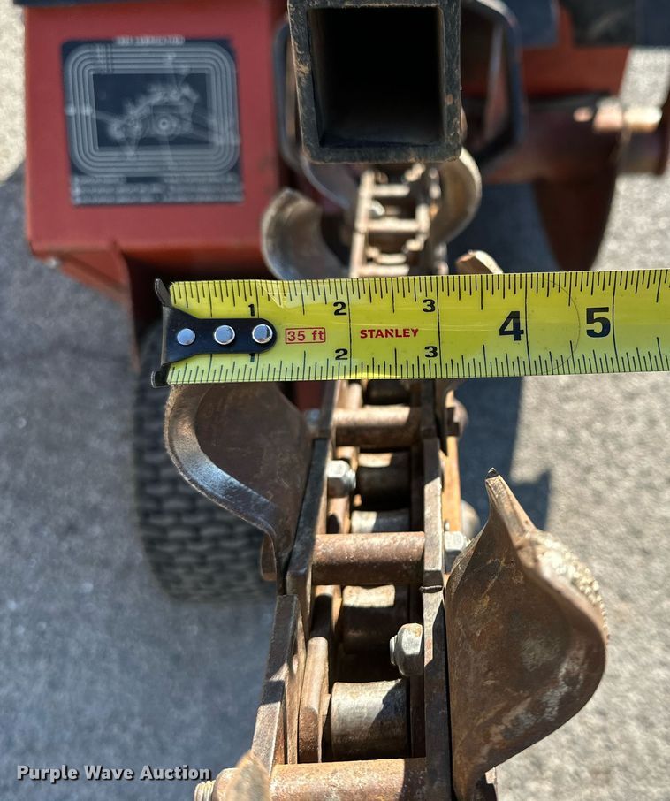 image for item NQ9323 2006 Ditch Witch 1820  trencher