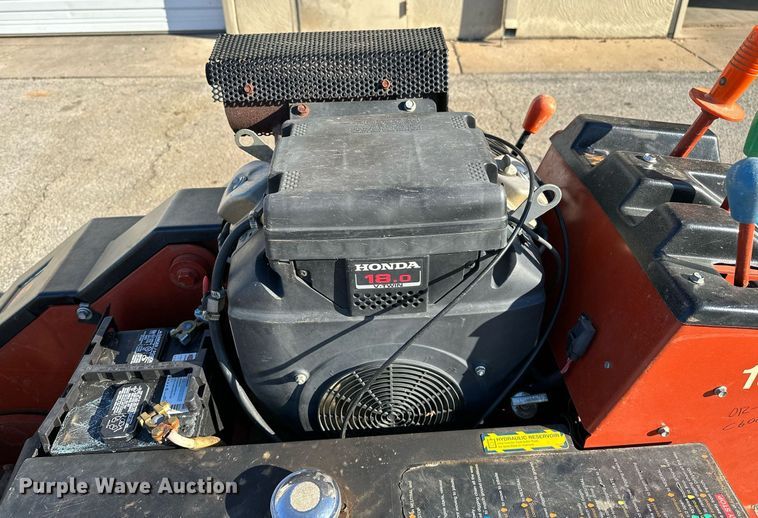 image for item NQ9323 2006 Ditch Witch 1820  trencher