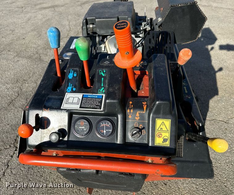 image for item NQ9323 2006 Ditch Witch 1820  trencher