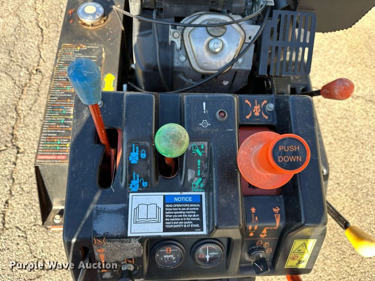 image for item NQ9323 2006 Ditch Witch 1820  trencher