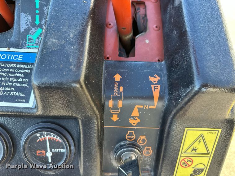 image for item NQ9323 2006 Ditch Witch 1820  trencher