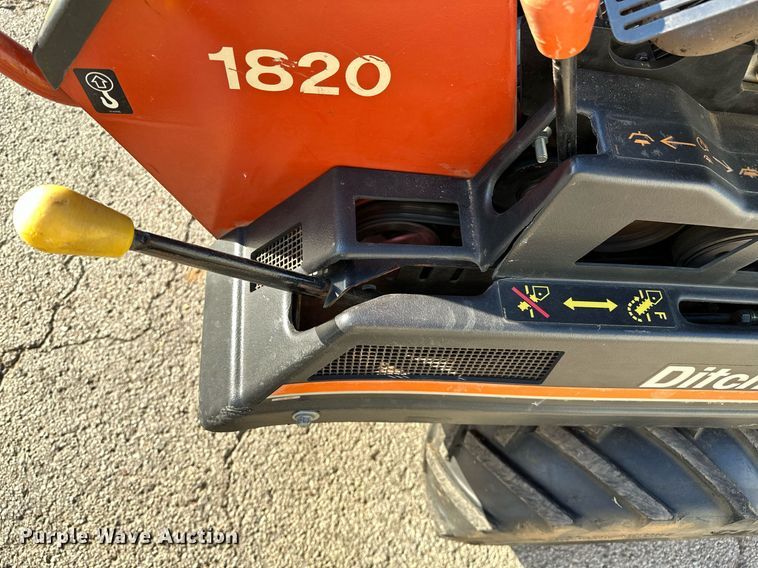 image for item NQ9323 2006 Ditch Witch 1820  trencher