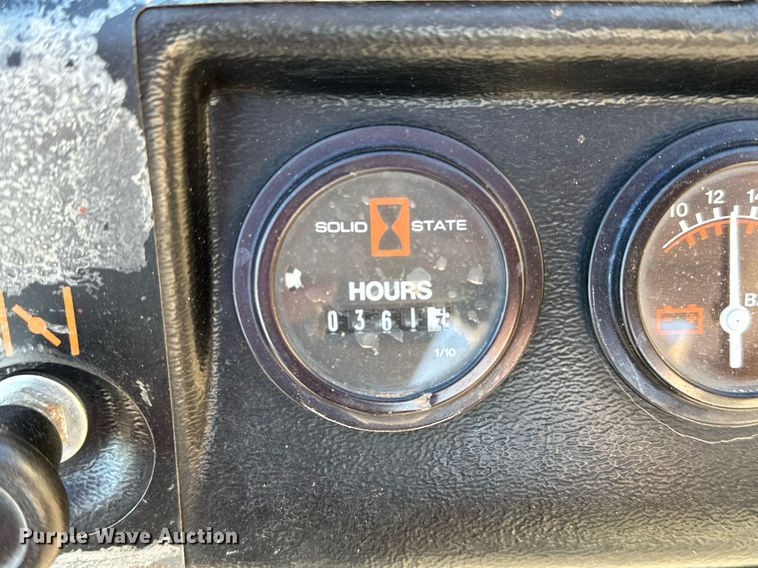 image for item NQ9323 2006 Ditch Witch 1820  trencher