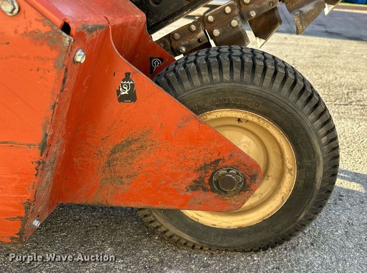 image for item NQ9323 2006 Ditch Witch 1820  trencher