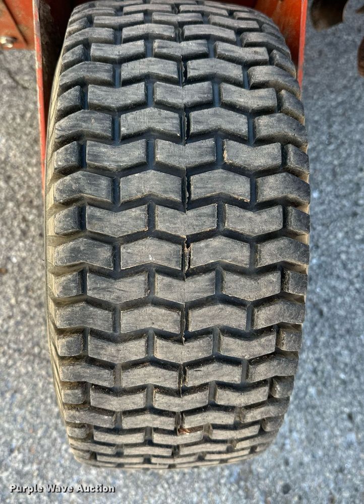 image for item NQ9323 2006 Ditch Witch 1820  trencher