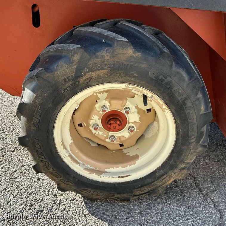 image for item NQ9323 2006 Ditch Witch 1820  trencher