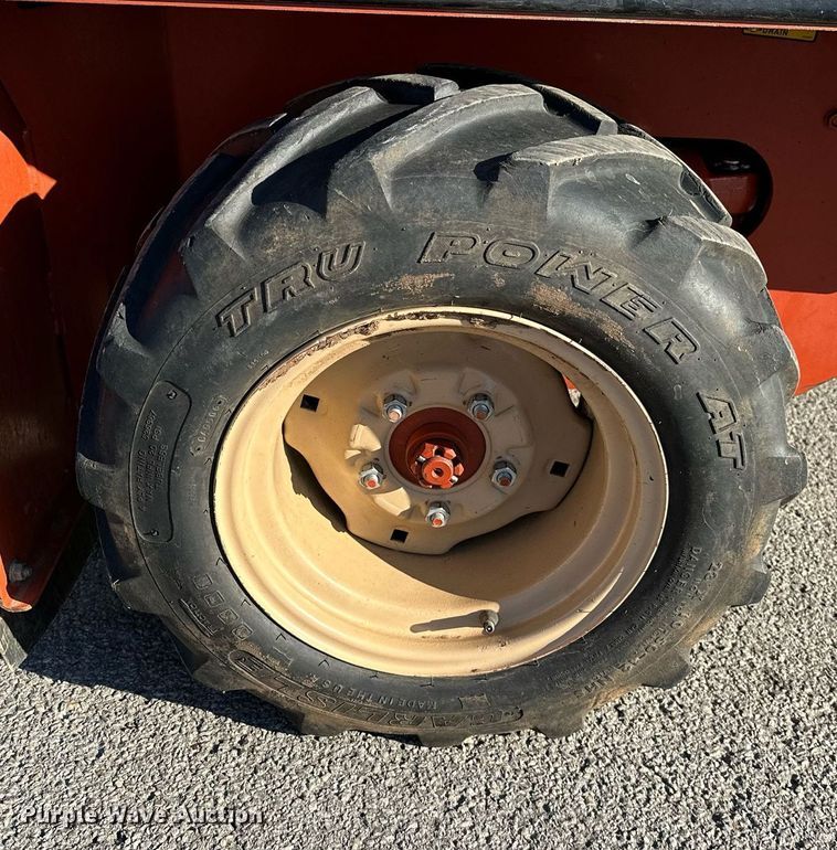 image for item NQ9323 2006 Ditch Witch 1820  trencher