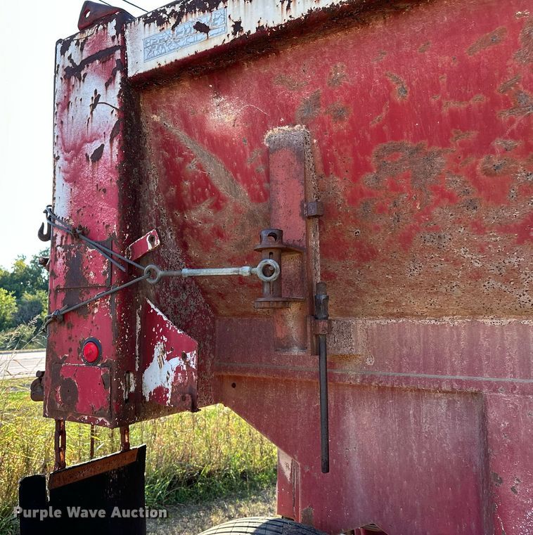 image for item NQ9336 1985 Fruehauf DRX-M2-530  end dump trailer