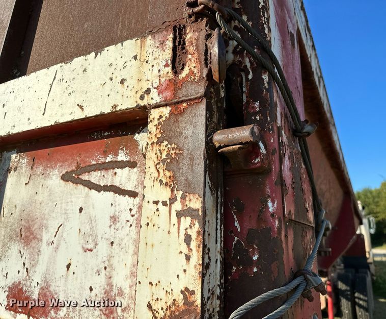 image for item NQ9336 1985 Fruehauf DRX-M2-530  end dump trailer