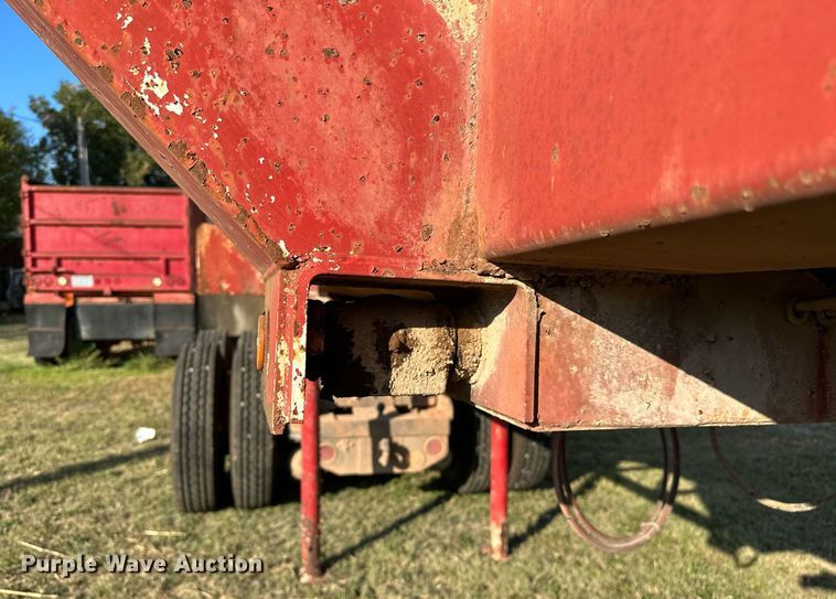 image for item NQ9336 1985 Fruehauf DRX-M2-530  end dump trailer