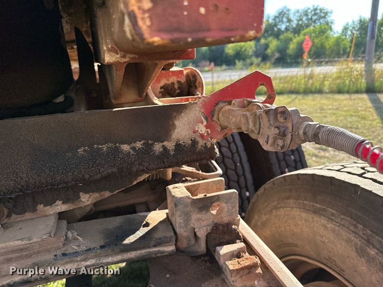 image for item NQ9336 1985 Fruehauf DRX-M2-530  end dump trailer