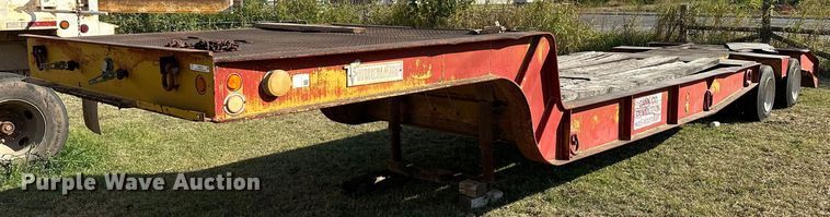 image for item NQ9342 1966 Fruehauf  drop deck trailer