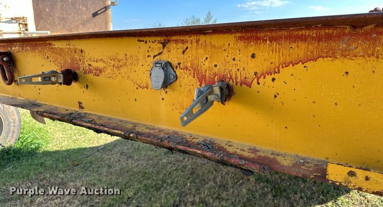 image for item NQ9342 1966 Fruehauf  drop deck trailer