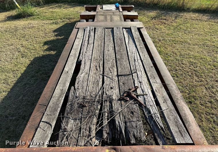 image for item NQ9342 1966 Fruehauf  drop deck trailer