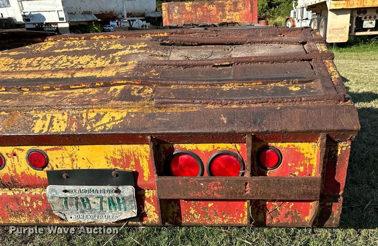 image for item NQ9342 1966 Fruehauf  drop deck trailer