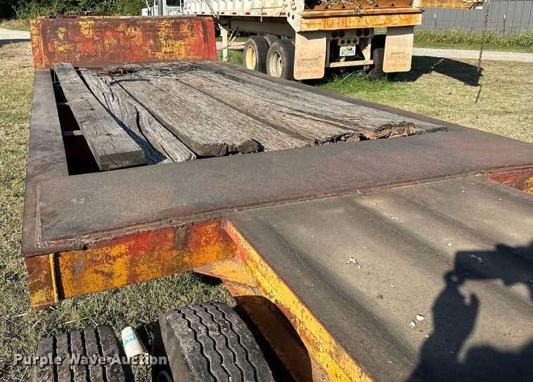 image for item NQ9342 1966 Fruehauf  drop deck trailer