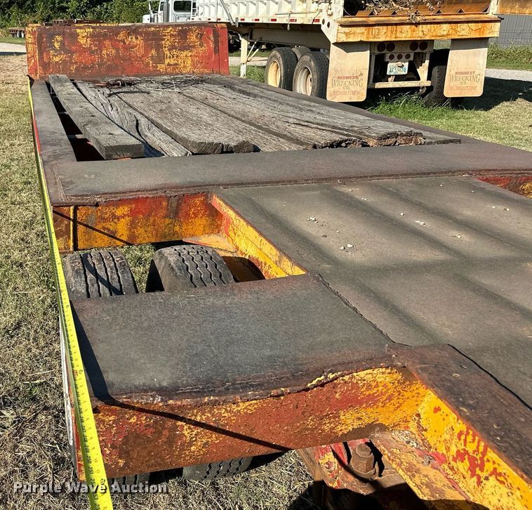 image for item NQ9342 1966 Fruehauf  drop deck trailer