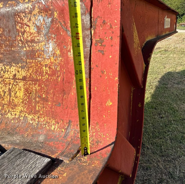 image for item NQ9342 1966 Fruehauf  drop deck trailer