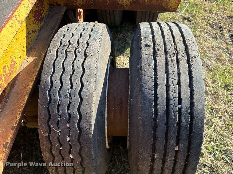 image for item NQ9342 1966 Fruehauf  drop deck trailer