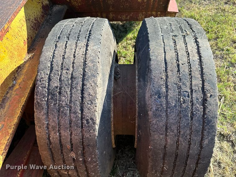 image for item NQ9342 1966 Fruehauf  drop deck trailer