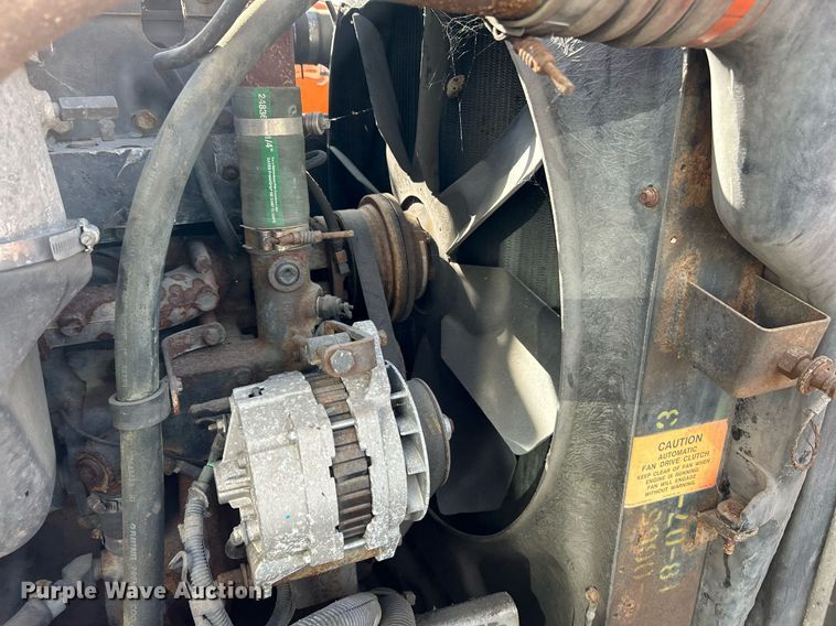 image for item NQ9830 1995 Peterbilt 375  tank truck