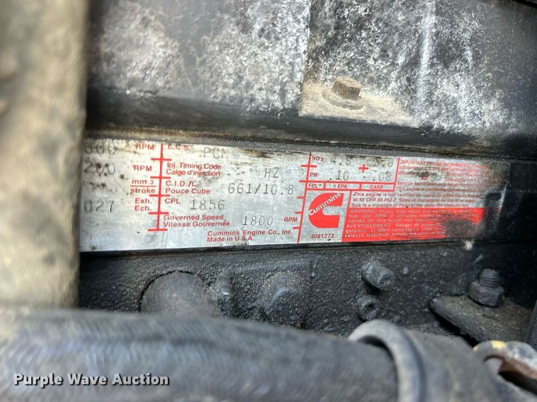 image for item NQ9830 1995 Peterbilt 375  tank truck