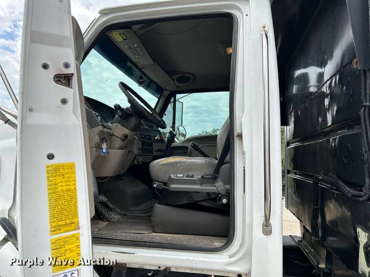 image for item NQ9835 2004 Sterling L9500  dump truck