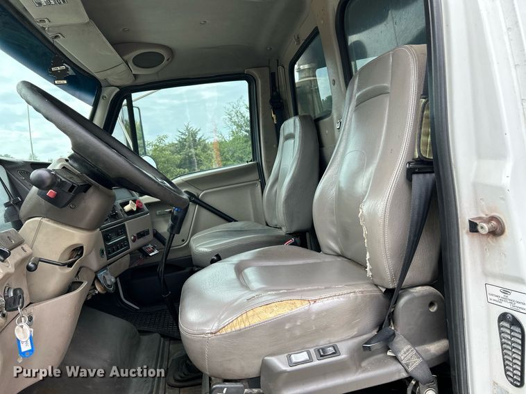 image for item NQ9835 2004 Sterling L9500  dump truck