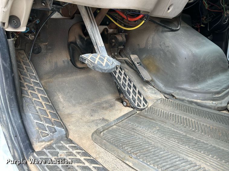 image for item NQ9835 2004 Sterling L9500  dump truck