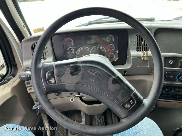 image for item NQ9835 2004 Sterling L9500  dump truck