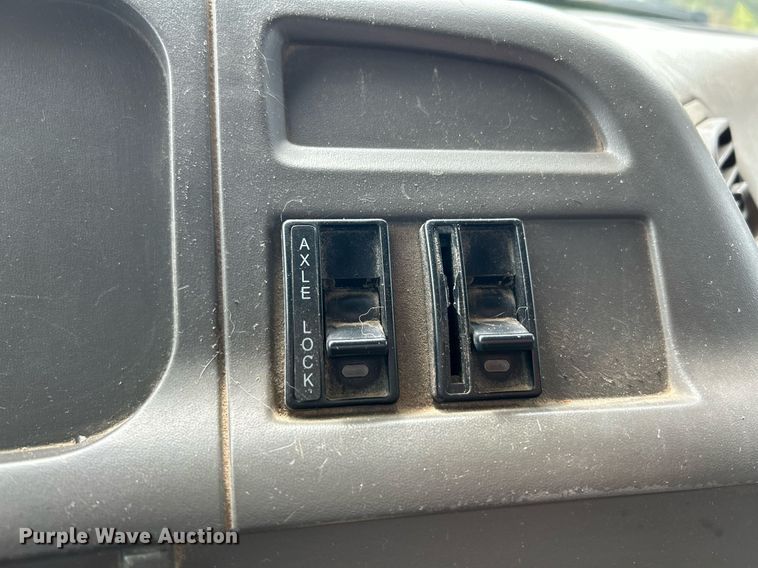 image for item NQ9835 2004 Sterling L9500  dump truck