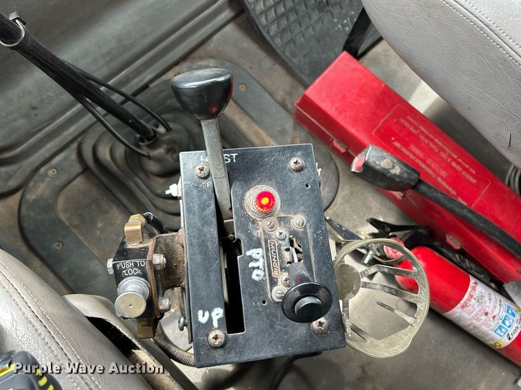 image for item NQ9835 2004 Sterling L9500  dump truck