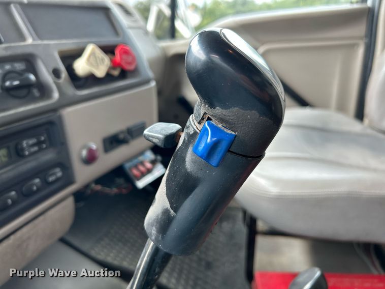 image for item NQ9835 2004 Sterling L9500  dump truck