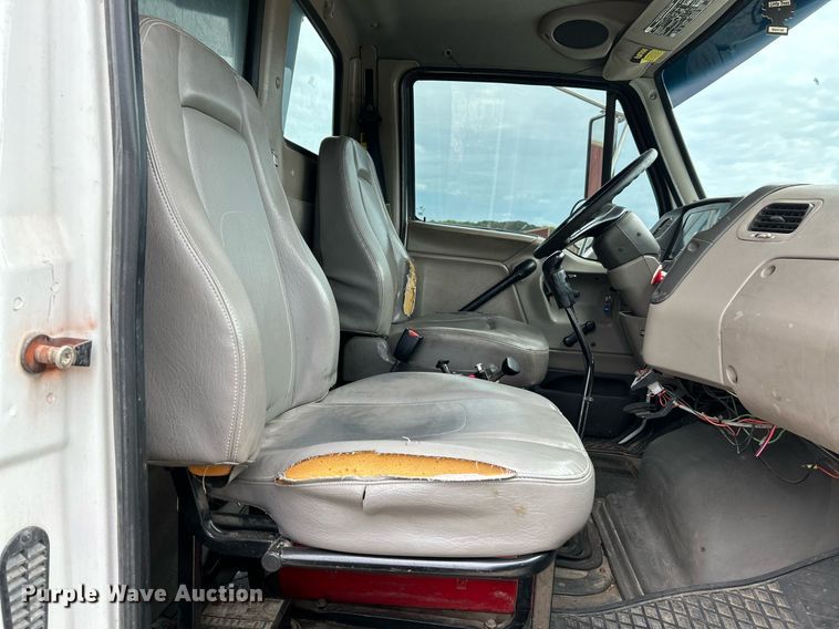 image for item NQ9835 2004 Sterling L9500  dump truck