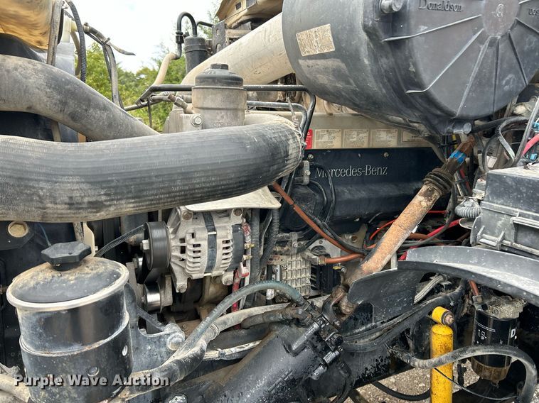 image for item NQ9835 2004 Sterling L9500  dump truck