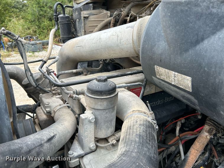 image for item NQ9835 2004 Sterling L9500  dump truck