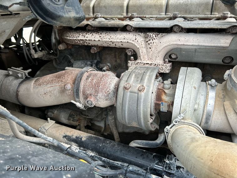 image for item NQ9835 2004 Sterling L9500  dump truck