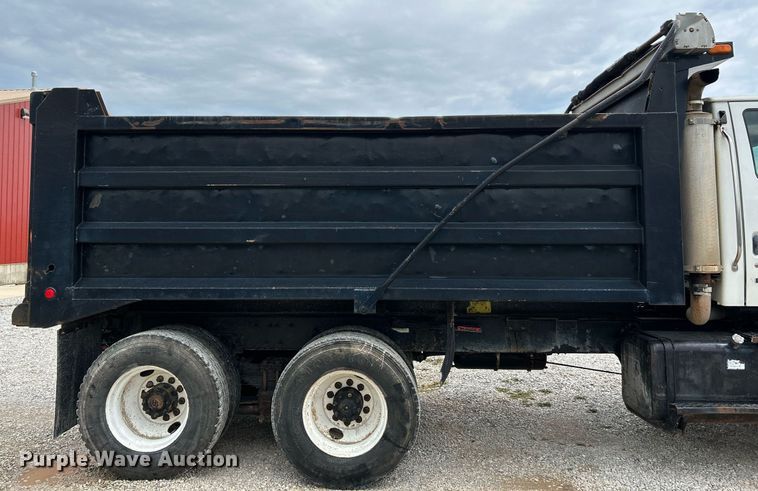 image for item NQ9835 2004 Sterling L9500  dump truck