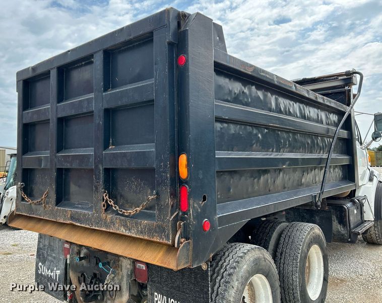 image for item NQ9835 2004 Sterling L9500  dump truck