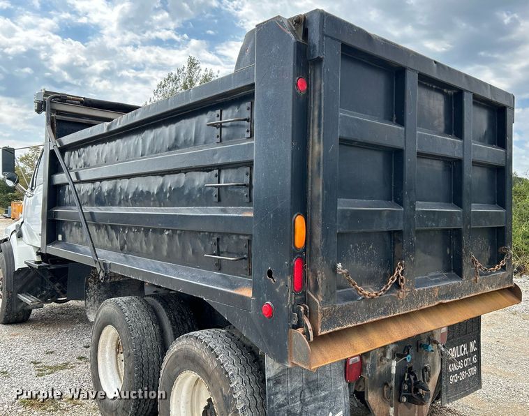 image for item NQ9835 2004 Sterling L9500  dump truck