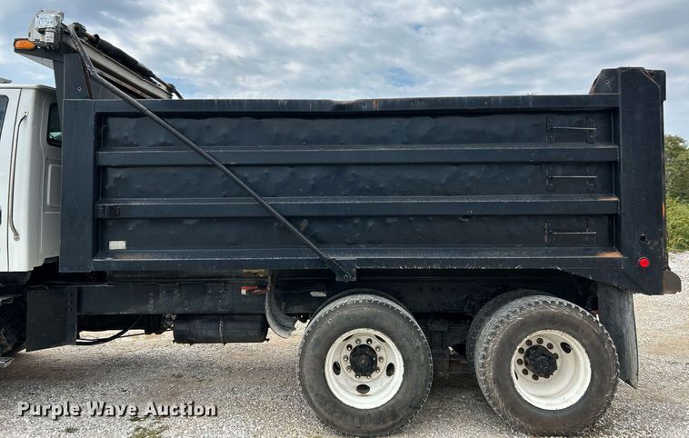 image for item NQ9835 2004 Sterling L9500  dump truck