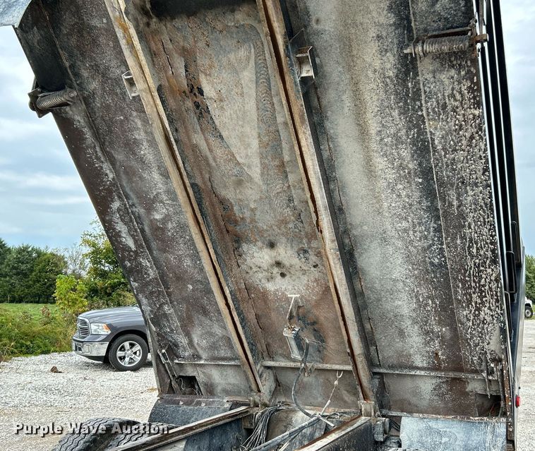 image for item NQ9835 2004 Sterling L9500  dump truck