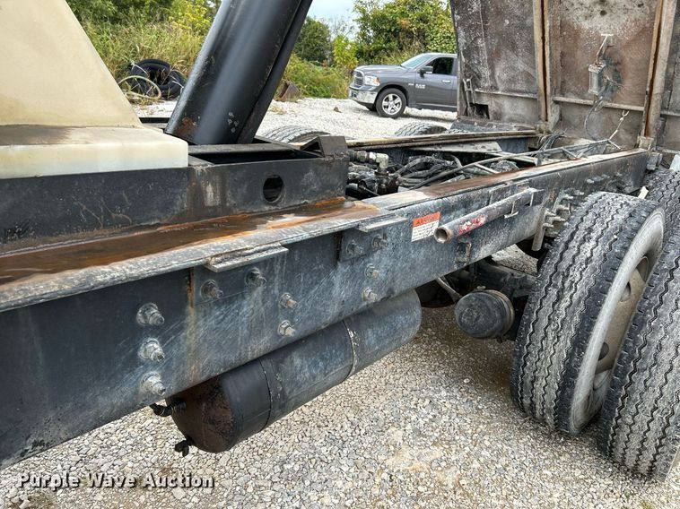image for item NQ9835 2004 Sterling L9500  dump truck