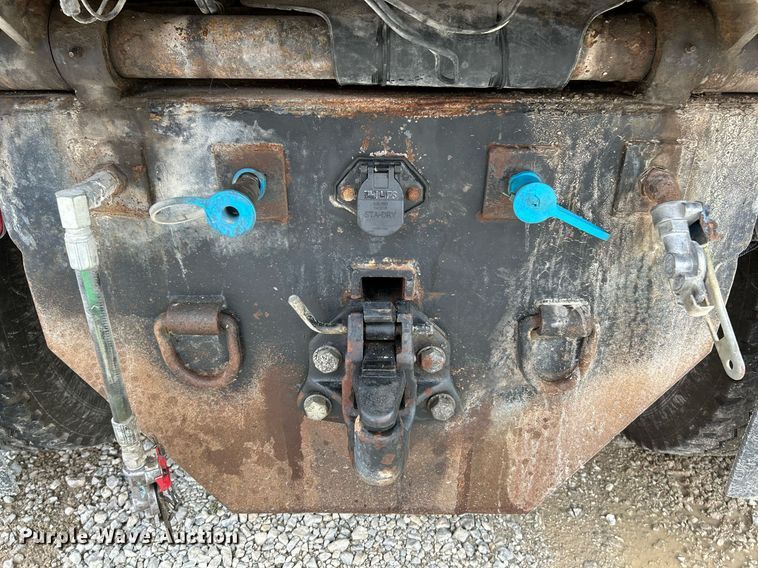 image for item NQ9835 2004 Sterling L9500  dump truck